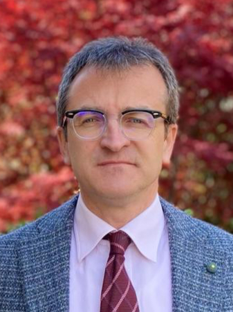Roberto Crasnich Immagine di Enrica Maggi vicino ad un fiume