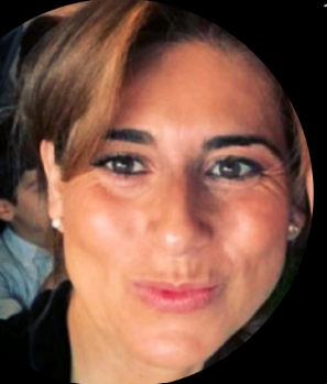 Immagine di Enrica Maggi vicino ad un fiume